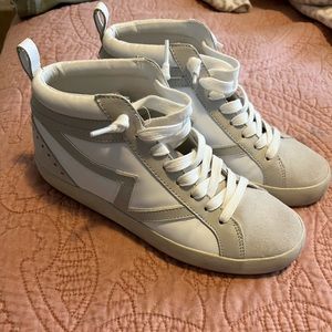 NEVER WORN - Gianni Bini Sneakers Size 6